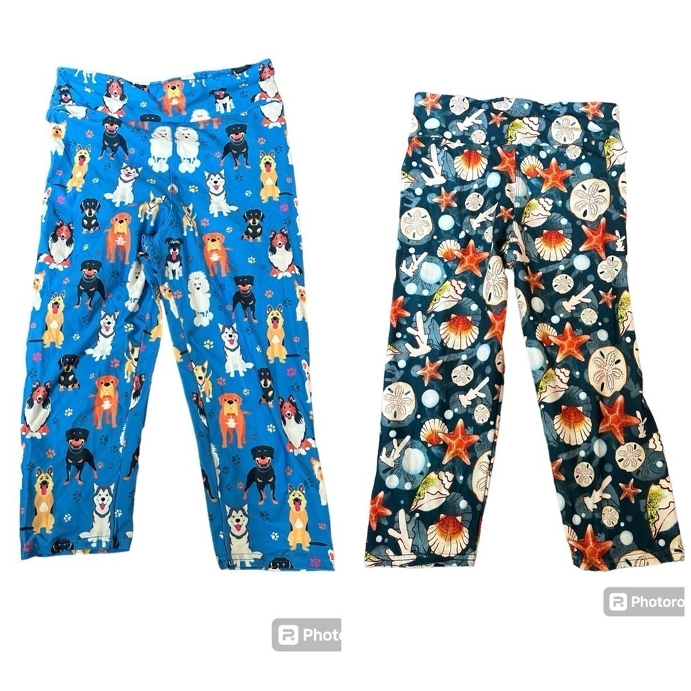 Whimsies Lot of One Size leggings crop‎ seashell and dogs dog print